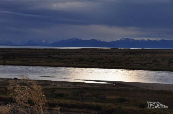 Fim de tarde no Lago Argentino, pouco antes de chegar a El Calafate, no sul do país